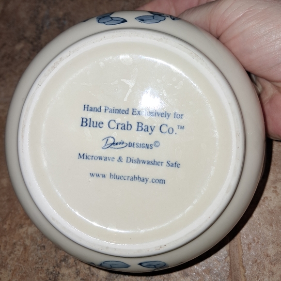 Doris Designs Blue Crab Bay Company hand painted crab soup bowl, ceramic - Picture 3 of 3